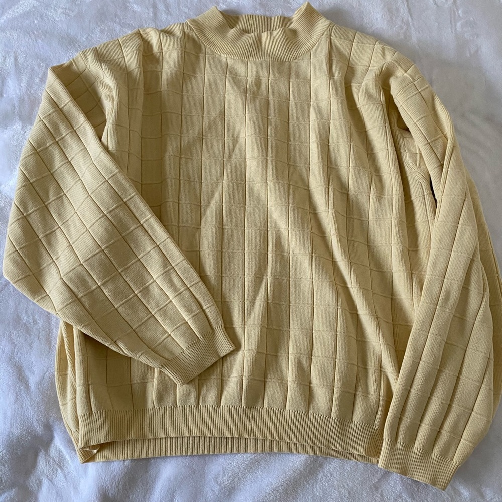 Mustard long sleeve sweater!💛